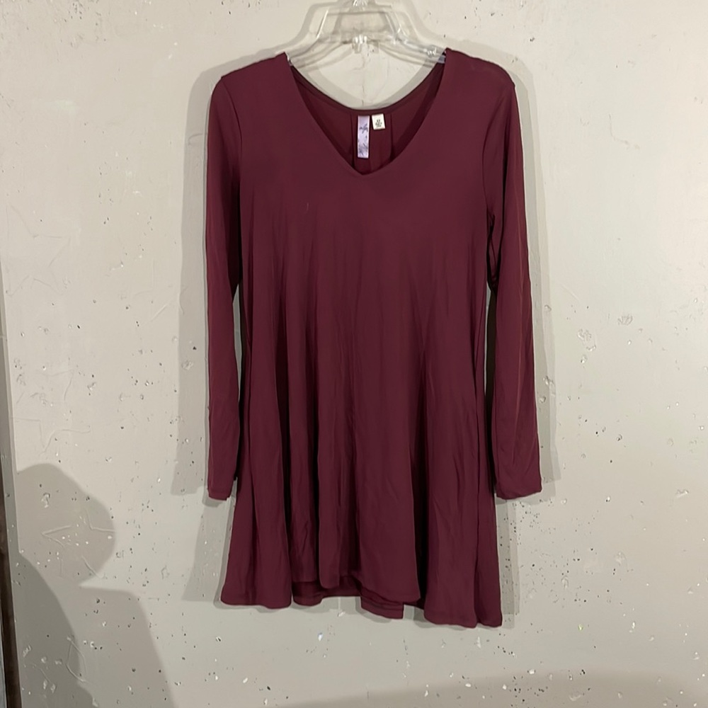 Alya Burgandy Long Sleeve V-Neck Dress with pockets. Size XS